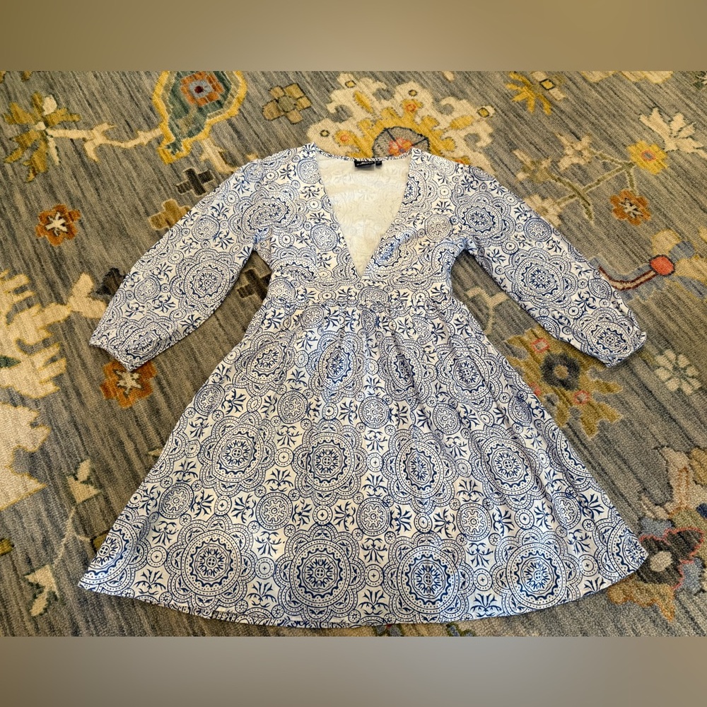 Madison Mathews Blue and White Mini Dress - Sz Small - tie at back